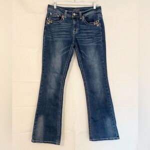 Shyanne bootcut (slight flare) embroidered pocket jeans size 29 (8/9) Short
